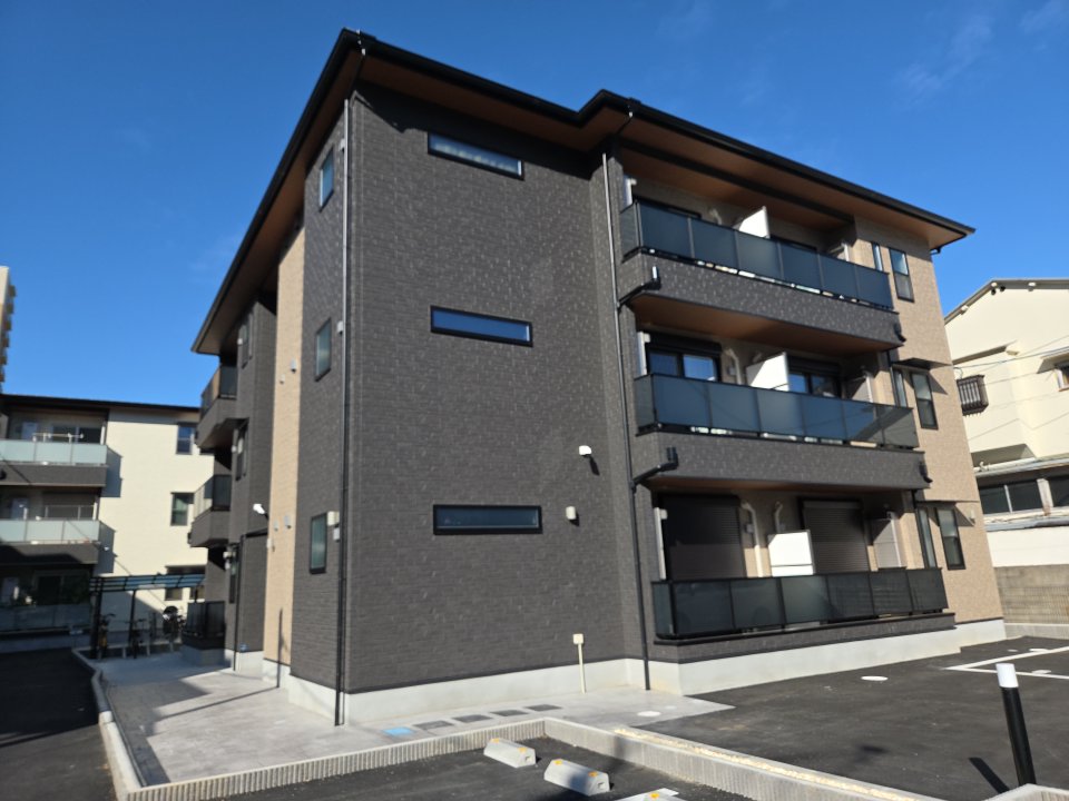 シエーナ川西中央１、２外観